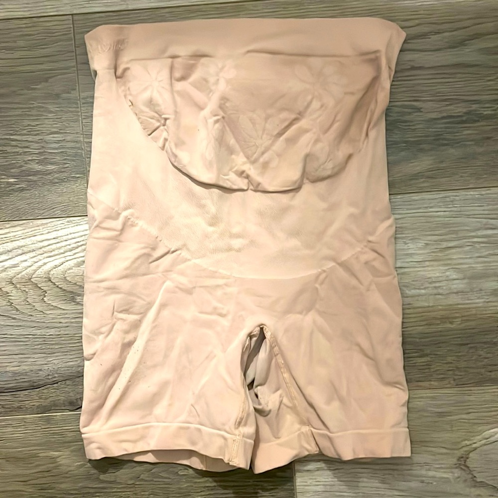Belevation maternity spandex shorts